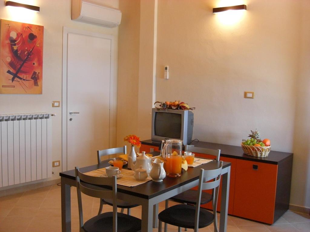 Les Bijoux Apartments Pietra Ligure Δωμάτιο φωτογραφία